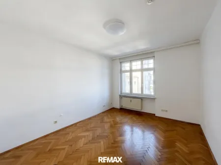 Wohn-/Ess-/Schlafzimmer