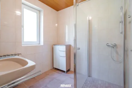 Badezimmer EG