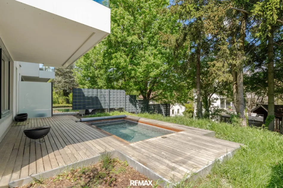 Ruhe, Grün & Luxus: 4-Zimmer- Maisonette mit 172 m² Garten und Pool - Bild