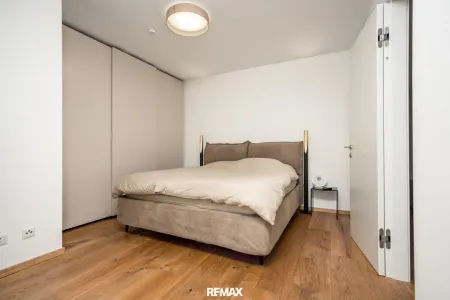 Schlafzimmer mit Balkon