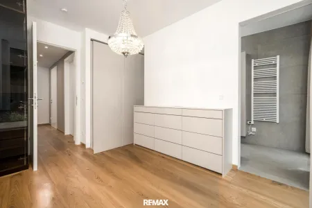Schlafzimmer mit En-Suite-Bad