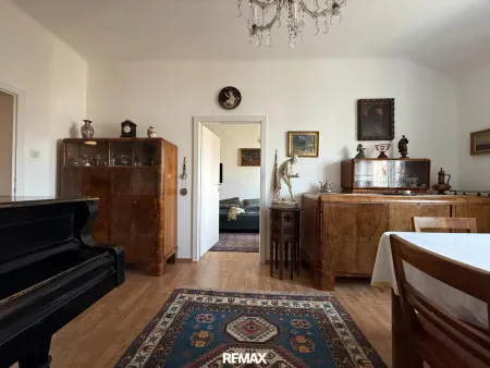 Esszimmer mit Blick ins Arbeits-Gästezimmer