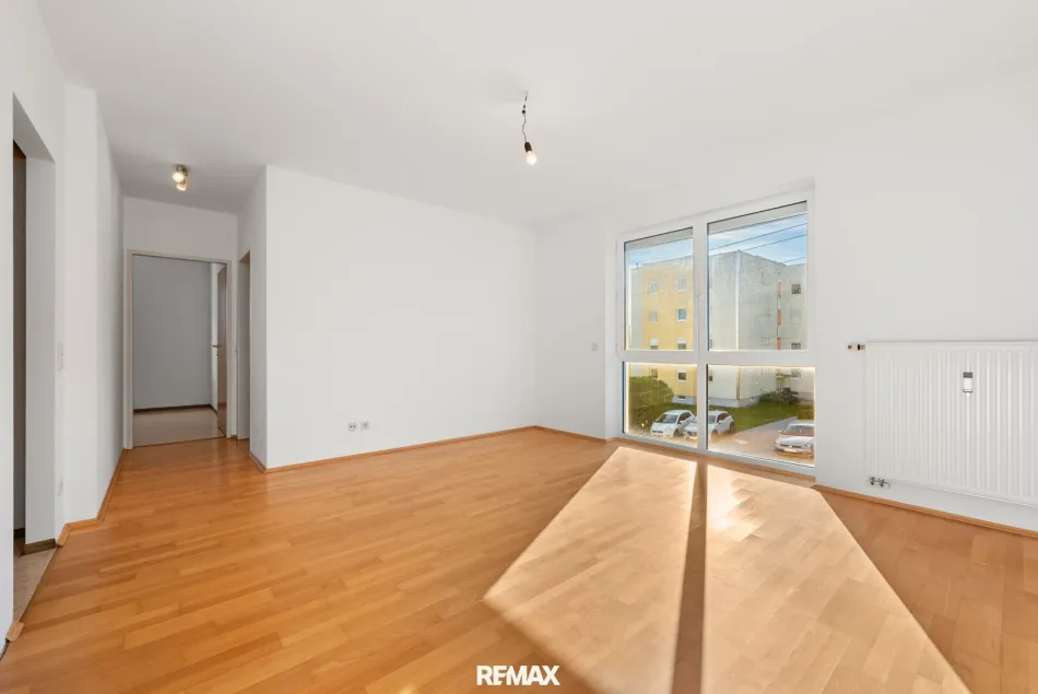 Helle 2-Zimmer-Wohnung mit großzügiger Loggia - Bild