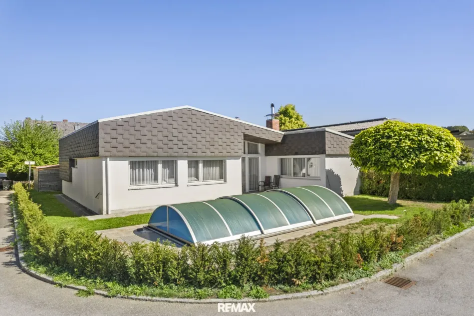 Charmanter Bungalow mit Pool & großem Garten - Bild
