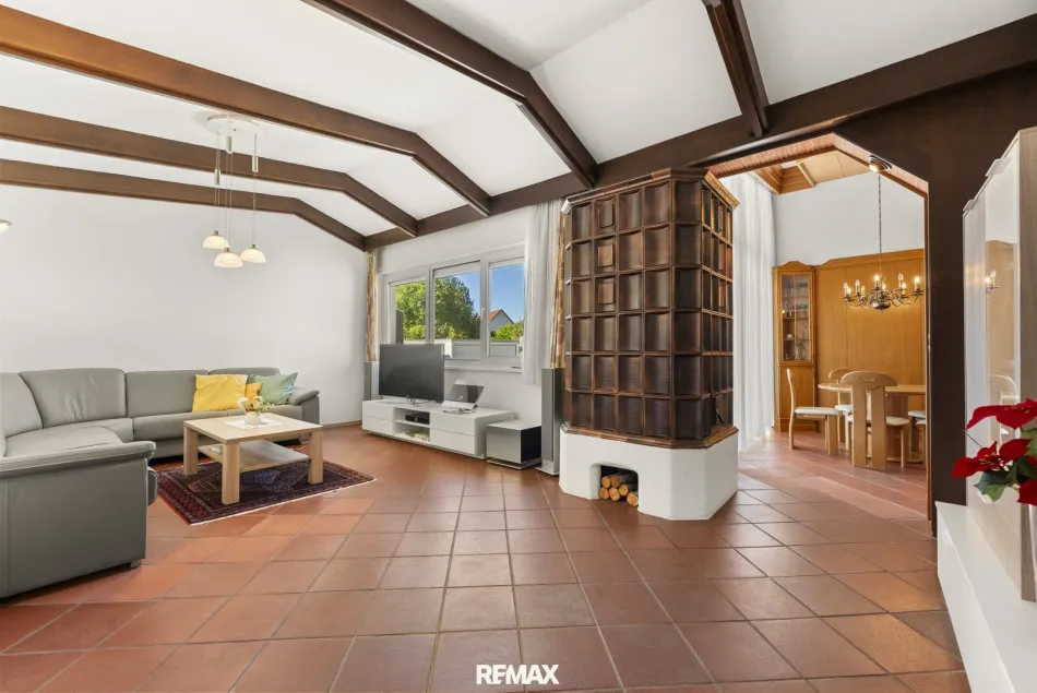 Charmanter Bungalow mit Pool & großem Garten - Titelbild
