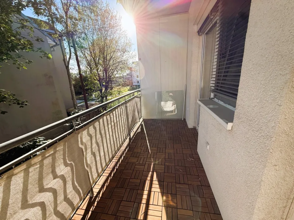 2-Zimmer-Wohnung mit großzügigem Balkon & Blick ins Grüne - Bild