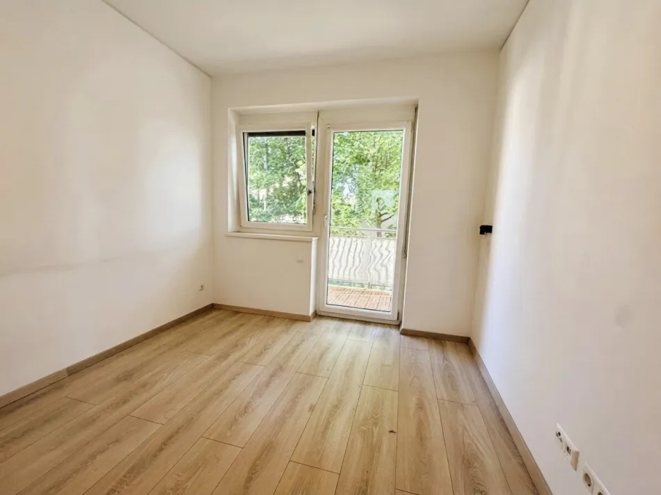 2-Zimmer-Wohnung mit großzügigem Balkon & Blick ins Grüne - Bild