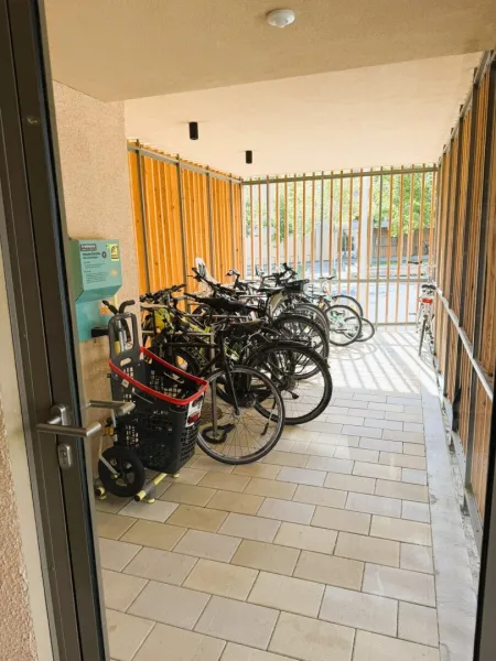 Fahrradraum ebenerdig, absperrbar