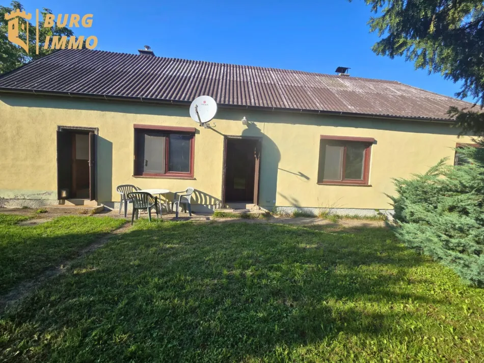 Bungalow mit großem Grundstück, Nebengebäude und vielseitigem Potenzial in Petronell-Carnuntum - Titelbild