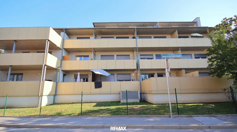 Graz-Geidorf: Helle 2-Zimmer-Wohnung mit großem Balkon und Tiefgaragenplatz - Titelbild