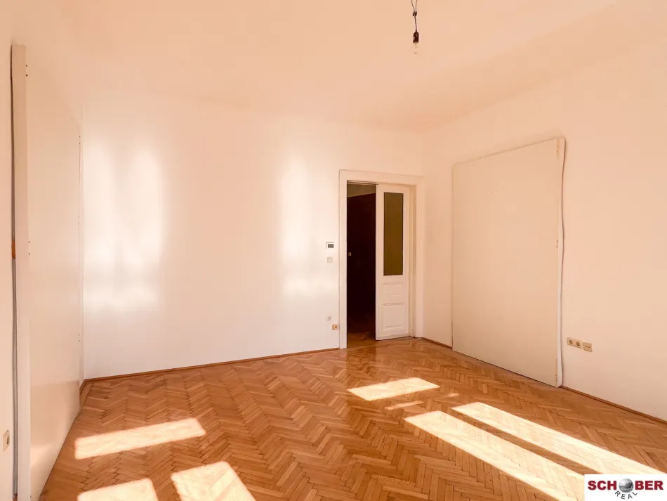 Klassischer Stilaltbau am Lutherplatz - Bild