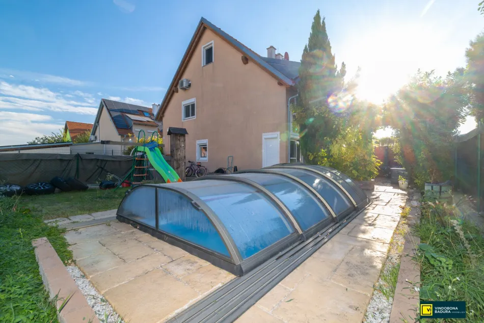 Familienfreundliches Wohnen in Velm – mit Garten, Terrasse & überdachtem Pool! - Titelbild