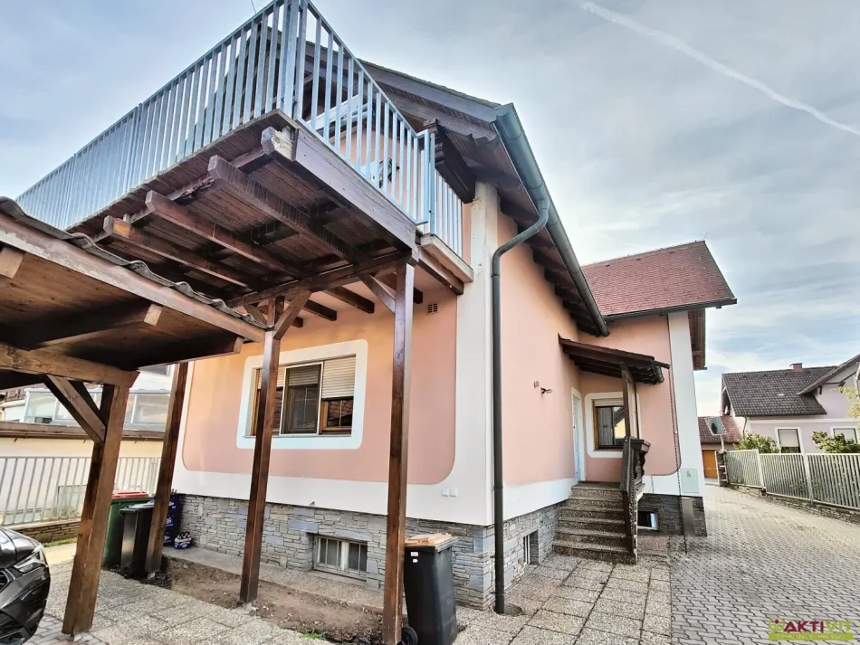 Renditeobjekt mit zwei Wohnhäusern, Garten, Doppelgarage und Carport, teilweise vermietet - Bild