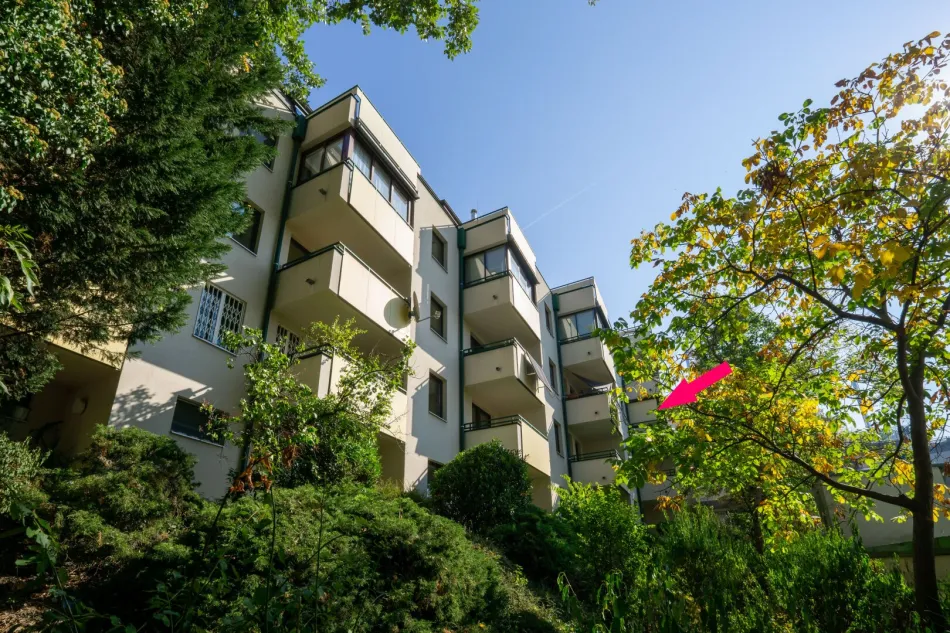 Südwestseitige Hausansicht und Lage der Loggia