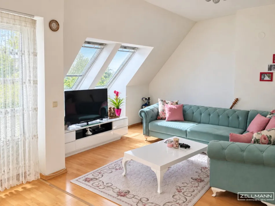Hell und ruhig – Dachgeschosswohnung mit Südterrasse | ZELLMANN IMMOBILIEN - Titelbild