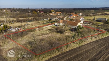 Geräumiges Einfamilienhaus mit großen Garten