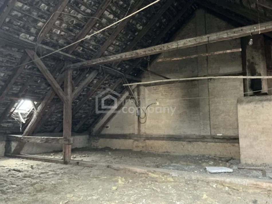 Attraktives Zinshaus mit Entwicklungspotenzial im Weinort Pfaffstätten - Bild