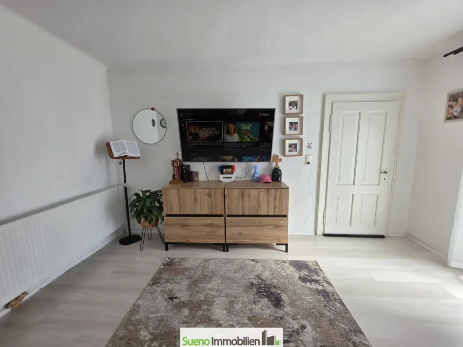 Modernisiertes Anlegerobjekt mit 3 Wohneinheiten und Doppelgarage - Bild