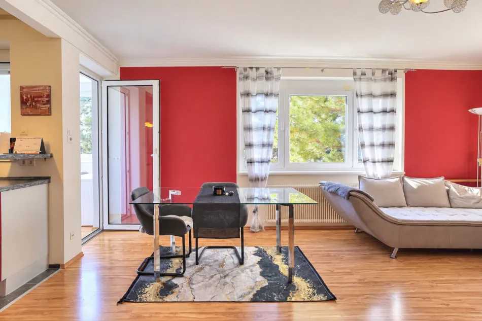 Charmante Eigentumswohnung mit Loggia und Blick ins Grüne - Bild