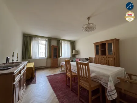 Wohnzimmer mit Eßbereich