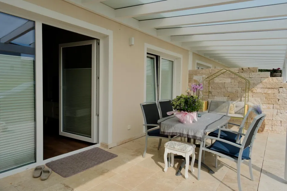 Zur Miete - Neuwertiges Reihenhaus in Ruhelage - Veranda mit mediterranem Flair! - Bild