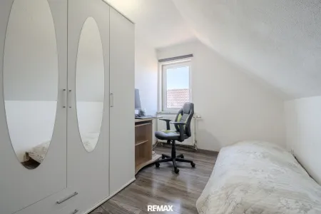Zimmer 1 OG