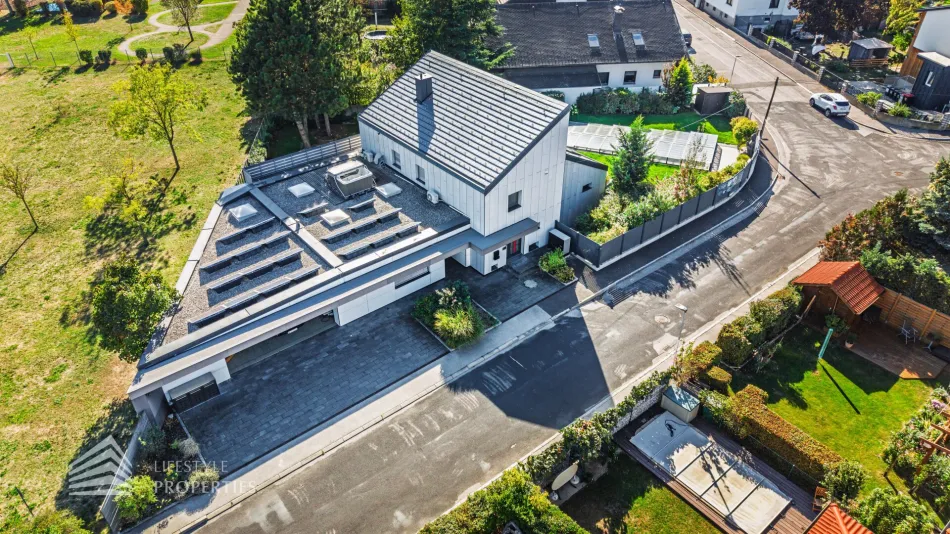 Designerhaus mit Pool - Wohnen auf höchsten Niveau in Wiener Neustadt - Bild