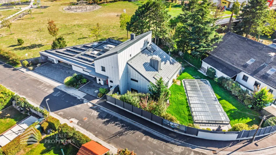 Designerhaus mit Pool - Wohnen auf höchsten Niveau in Wiener Neustadt - Bild
