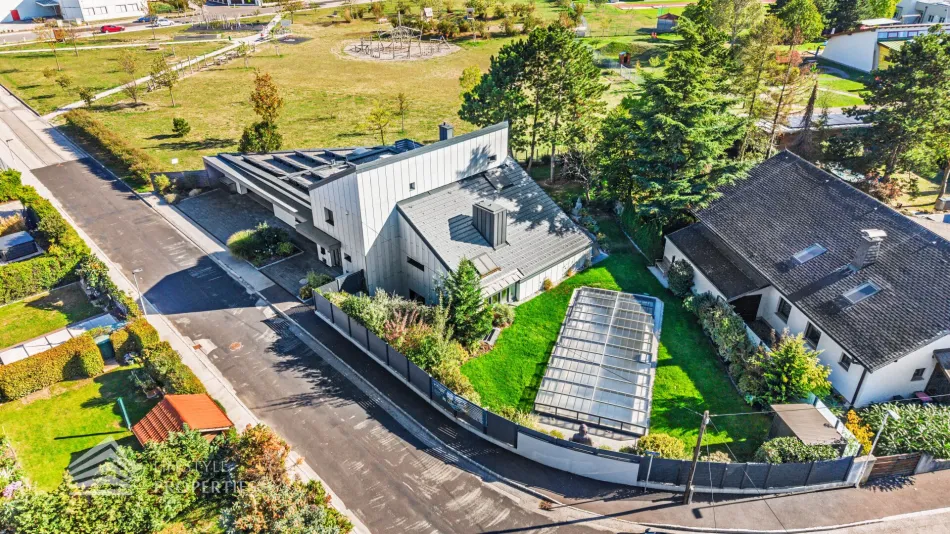 Designerhaus mit Pool - Wohnen auf höchsten Niveau in Wiener Neustadt - Titelbild