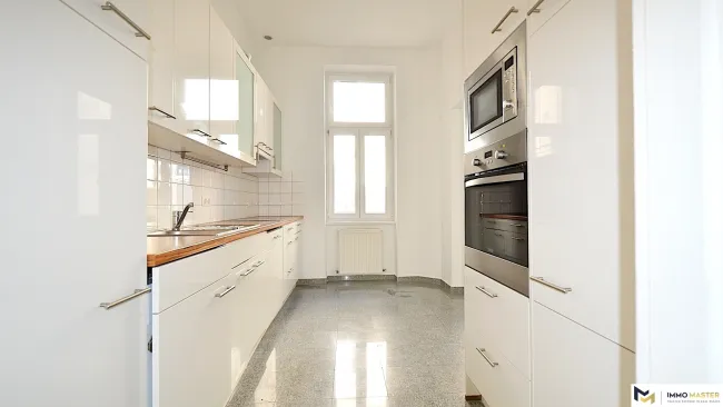 Großzügige 4-Zimmer-Wohnung mit französischem Balkon und Einbauküche in 1060 Wien zu mieten! - Bild