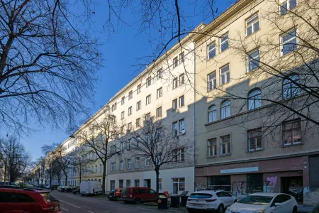 Südseitige Ansicht Straßentrakt