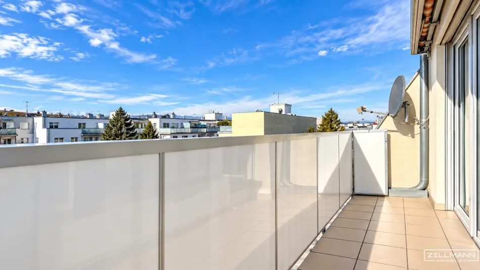 WIEN VON OBEN – Charmante Dachgeschosswohnung mit Terrasse | ZELLMANN IMMOBILIEN - Titelbild