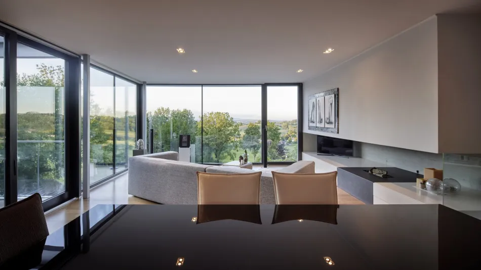 Einzigartiges Architektenhaus auf großem Grundstück - Bild