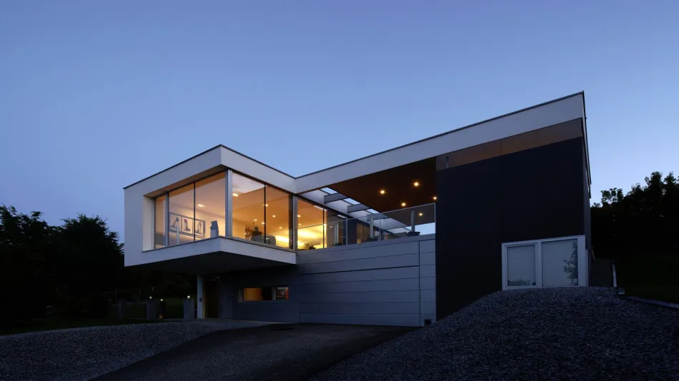 Einzigartiges Architektenhaus auf großem Grundstück - Titelbild