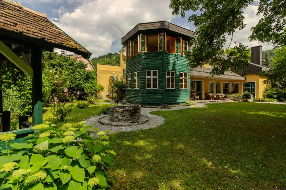 Am Ufer der Krems | Zwei Häuser | Wohnen + Gewerbe - Titelbild
