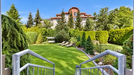 Treppe zum Garten – digital aufgeräumt