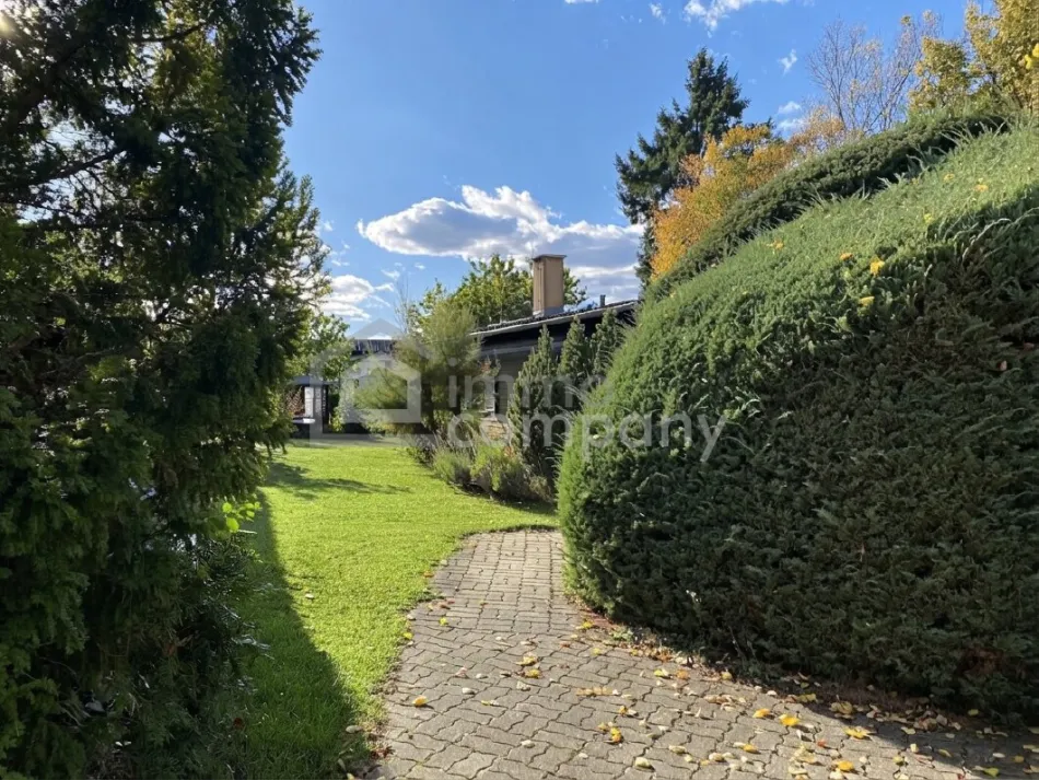 Exponiertes Landhaus in Höhen- und absoluter Ruhelage - Bild