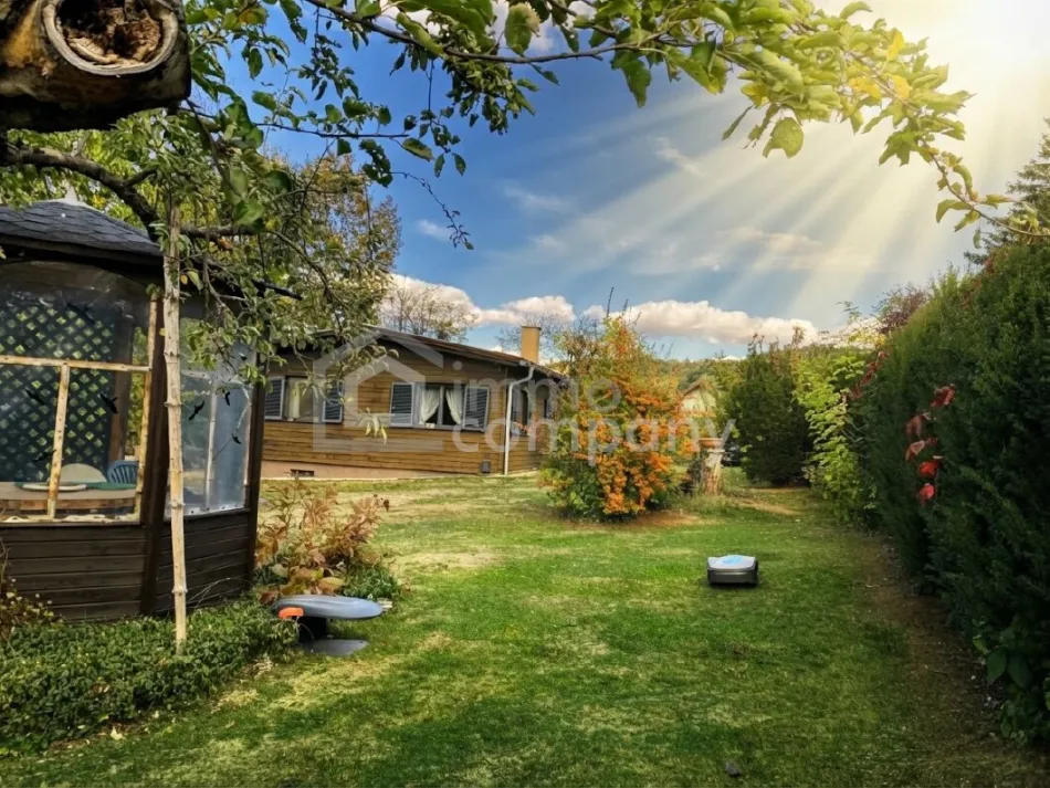 Exponiertes Landhaus in Höhen- und absoluter Ruhelage - Bild