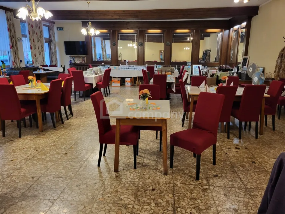 Gasthaus in Otterthal mit Festsaal, 10 Zimmern und zwei Wohneinheiten - Titelbild