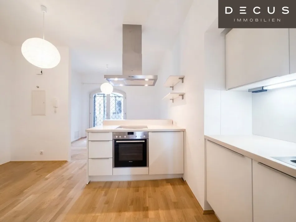 | CHARMANTE 2-ZIMMER-WOHNUNG | ca.42,50m² | 3.OG | BESTLAGE | HAUPTPLATZ - Bild
