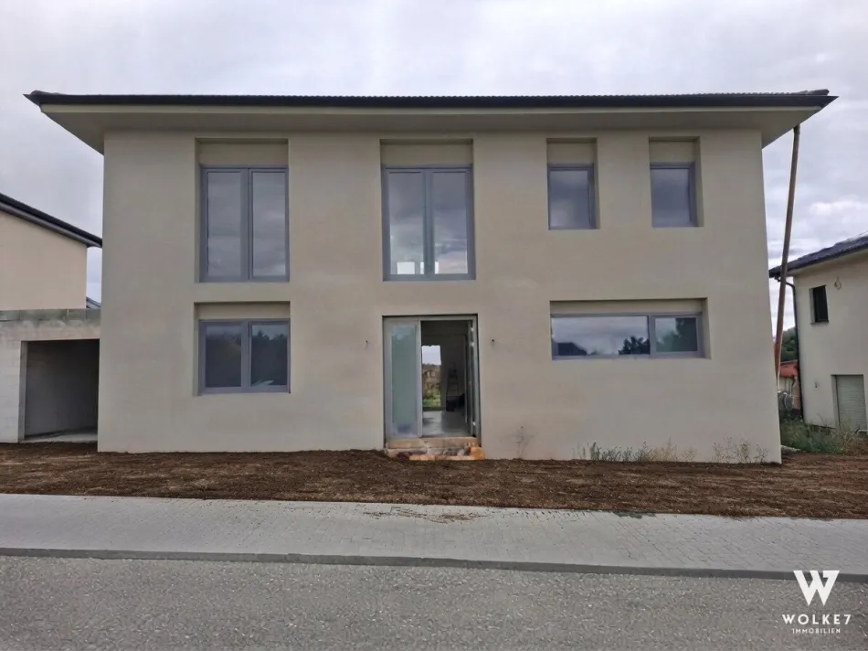 Großzügiges Einfamilienhaus (Ausbauhaus) mit fast 200 m2 Wohnnutzfläche auf Eigengrund – hochwertige Bausubstanz und enormes Potenzial! - Bild