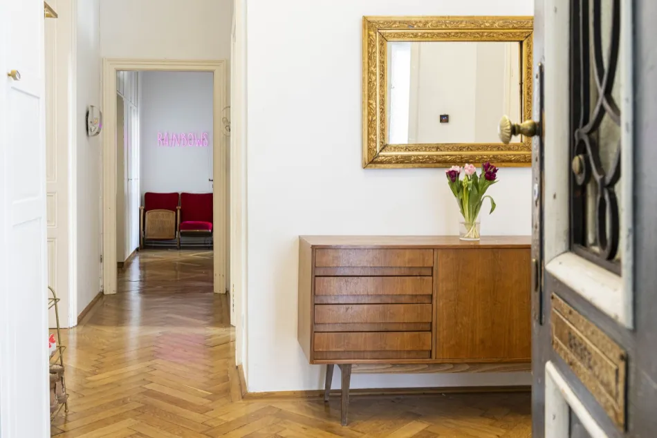 Altbaujuwel im Herzen von Wieden – ein Zuhause mit Charakter - Titelbild