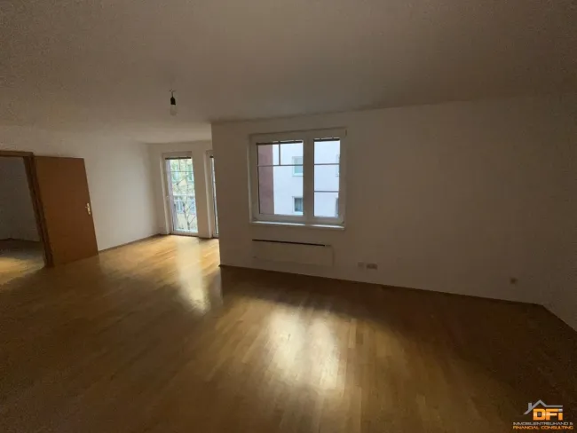 Gut geschnittenes Büro in guter Lage nahe U6 - Bild