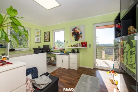 Zimmer 3 OG, mit Zugang zum Balkon