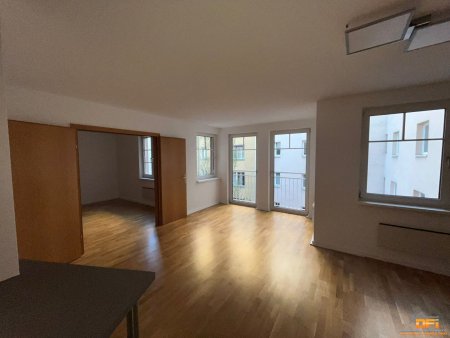 Gut geschnittenes Büro in guter Lage nahe U6
