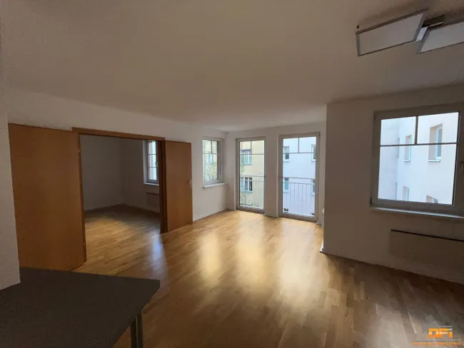 Gut geschnittenes Büro in guter Lage nahe U6 - Bild
