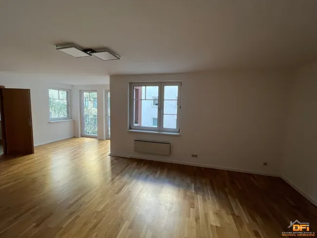 Gut geschnittenes Büro in guter Lage nahe U6 - Titelbild