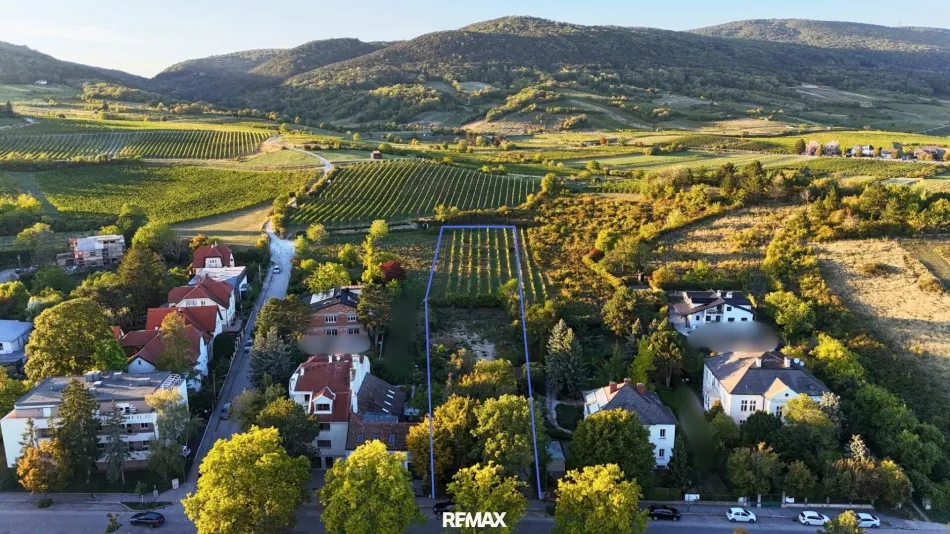 WOHNEN IN DEN WEINBERGEN! Einzigartiges Grundstück in beliebtem Badener Villenviertel - Titelbild