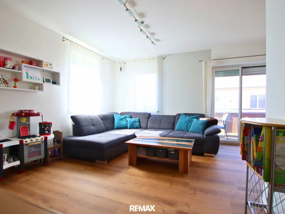 FAMILIENGLÜCK, moderne 3-Zimmer Familienwohnung mit Ausblick ins Grüne und Tiefgarage, in gepflegter Anlage - Bild