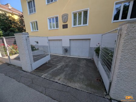 EINZELGARAGE - Gut geschnittene Garage mit eigener Zufahrt